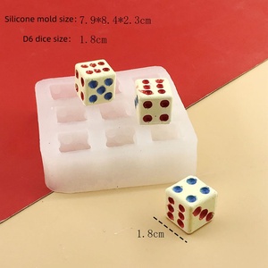 Moule en silicone MINI PLANET pour dés DND, pour fabrication artisanale DIY, 9 dés en résine de 13 mm/18 mm, dés D6 écologiques et durables pour la création de modèles - Product Image 5