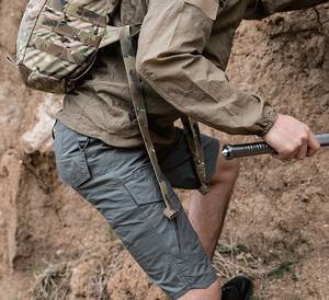 Pantalones cortos de senderismo de secado rápido impermeables para hombre, pantalones cortos de entrenamiento para correr con bolsillos con cremallera - Product Image 6