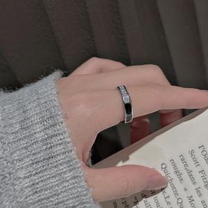 Anillo de Plata Pura S925 con Esmalte Negro, Diseño de Nicho, Simple, Moderno, Incrustaciones de Alta Calidad, Líneas Vintage, Estilo Abierto - Product Image 2