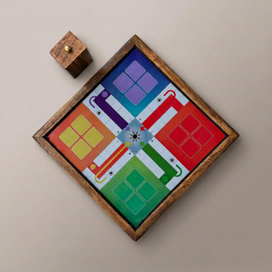 Jeu de société Ludo en bois pour 4 joueurs, jeu de stratégie familial classique avec des pions colorés, des dés et une boîte de rangement - Product Image 4