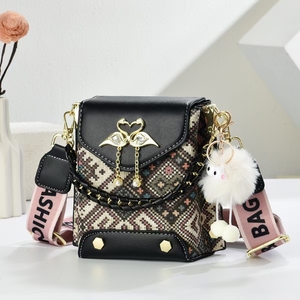 New Wholesale Luxury Leather Fashion Quilted PU Leather Shoulder <b>Bags</b> Cell Phone <b>Bags</b> Women's Purses and Handbags - Product Image 1