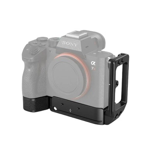 2122 A73 L Placa de liberación rápida soporte de estilo Arca para <span class=keywords><strong>Sony</strong></span> A7M3 A7R3 Compatible con <span class=keywords><strong>A7III</strong></span> A7RIII A9 jaula de cámara - Product Image 1