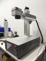 ActionLasers 20W/30W/50W Mesin Pengukir Laser Serat Bench-Top dengan Dukungan CNC USB/ Multi-Format Akurasi Tinggi