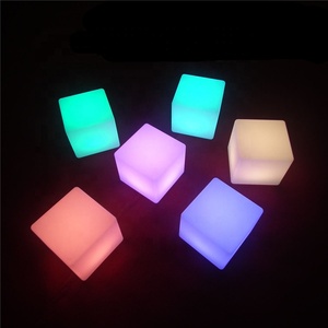 <span class=keywords><strong>2025</strong></span> Hot Bán Thiết Kế Hiện Đại Ngoài Trời PE Nhựa LED Chiếu Sáng Cube Ghế Phát Sáng Thanh Phân Cho Trẻ Em Cho Nhà Thanh - Product Image 4