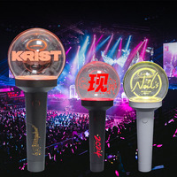 Vente en gros Bâton lumineux 15 couleurs pour concerts Bâton lumineux Bar Festival Accessoires d'encouragement pour événements en plein air Logo personnalisable en plastique