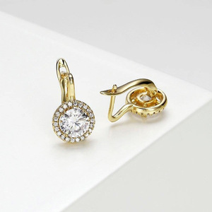 Orecchini a Cerchio Trendy per Donne, Gioielli Minimalisti Scintillanti e Versatili per Ogni Occasione - Product Image 3