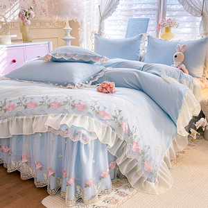 Set Copripiumino e Lenzuola in Microfibra Stile Coreano con Pizzo Jacquard, Ricamo Azzurro e Orlo a Balze - Product Image 3