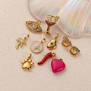 Collar de mujer chapado en oro de 18K y cobre, con colgante de circonita DIY de moda, inspirado en el estilo europeo americano, para uso diario, con diseños de amor, chile y copa de vino - Product Image 1