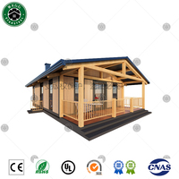 Maisons préfabriquées en acier conçues sur mesure, villas mobiles extensibles avec toit plat triangulaire pour hôtels