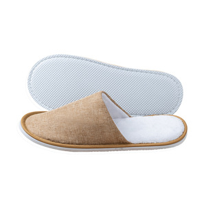 Pantofole Monouso Antiscivolo in Pile Corallo con Motivo Pansy - Esclusive per Hotel, Pensioni, Ospitalità, Uso Domestico e Viaggi - Product Image 5