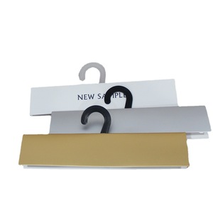 Etichette di Lusso in Cartone con Stampa CMYK+, Finitura Verniciata, Gancio a Punto <span class=keywords><strong>Interrogativo</strong></span> per Tende, Tessuti e Abbigliamento - Product Image 5