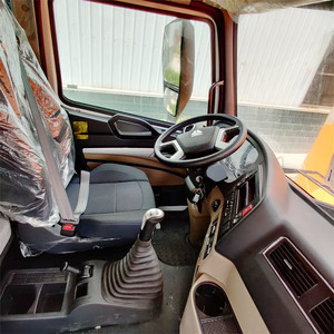 Ventes chaudes SINOTRUK HOWO 6X4 Nouveau camion cargo diesel à conduite à gauche 6x4 Roues motrices Clôture de chargement Réservoir de cargaison avec caméra <span class=keywords><strong>arrière</strong></span> - Product Image 6
