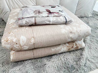 Ensemble de literie en microfibres brodé de quatre pièces en polyester 3d pour la maison 100% Queen Size