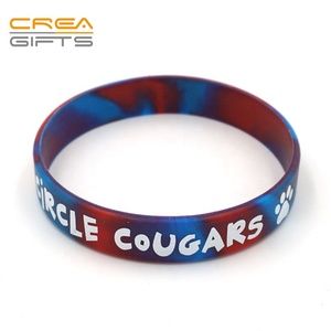 Venta caliente barato diseño personalizado banda de caucho de silicona Debossed tinta lleno de pulsera para deportes - Product Image 5