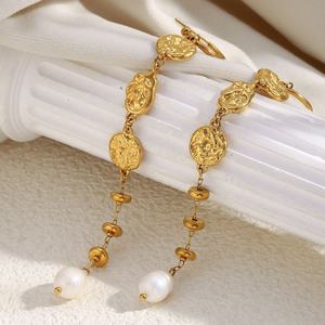 Pendientes Largos de Estilo Vintage con Piedras Naturales y Perlas, Acero Inoxidable con Baño de Oro de 18K y Textura Martillada para Mujer - Product Image 6