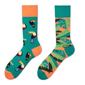 Chaussettes amusantes et colorées à motifs funky, chaussettes amusantes et mignonnes en coton peigné pour hommes et femmes - Product Image 1