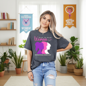 T-shirt Give To Gain per la Giornata della Donna 2026, stampa per la Giornata Internazionale della Donna, vestibilità casual, girocollo, manica corta, 100% cotone - Product Image 2