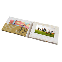 Dépliant vidéo de carte de vœux LCD à couverture rigide pour boîte vidéo publicitaire pour la promotion de cadeaux.