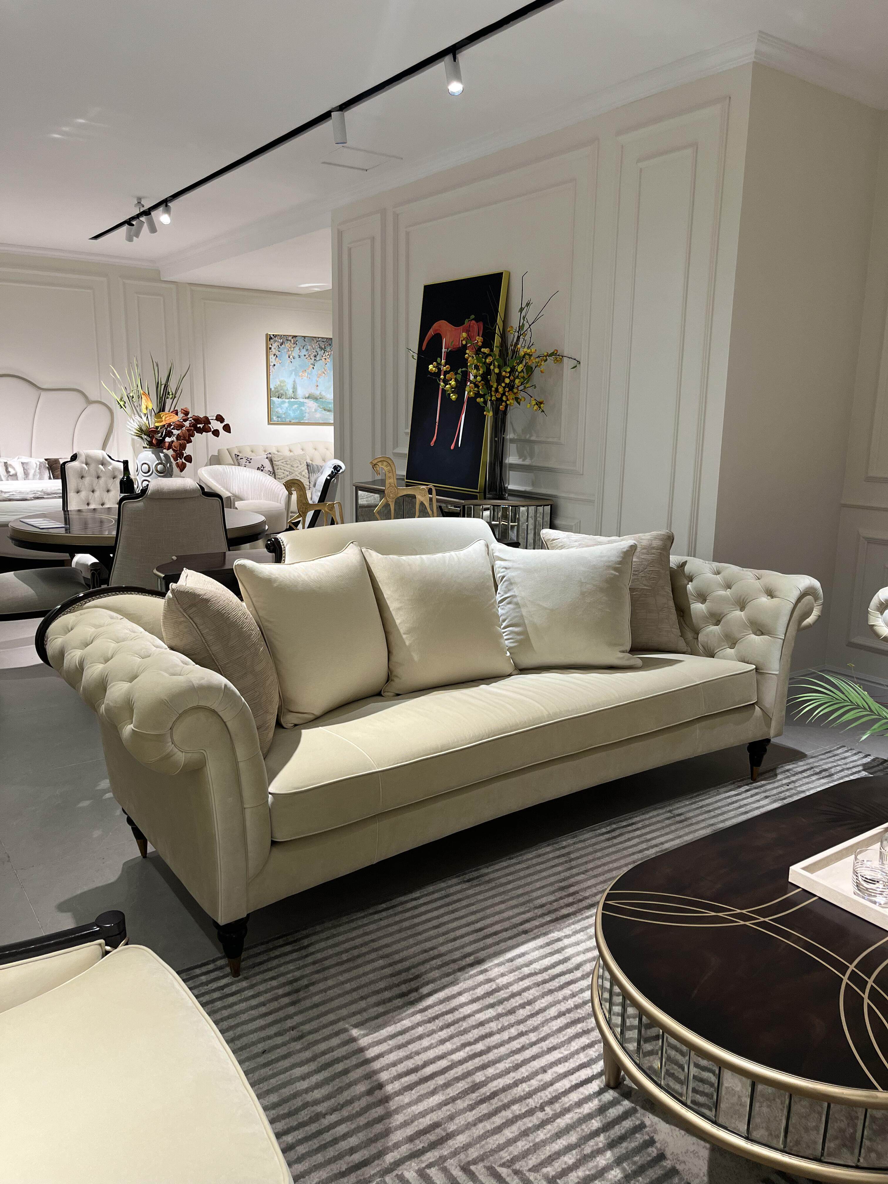 Divano tre posti: 229*109*93 cm