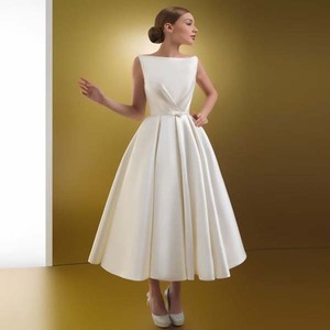 Z004 Robe Midi Chic pour Femmes Rondes, Sans Manches, Coupe Ajustée, Couleur Unie - Product Image 2