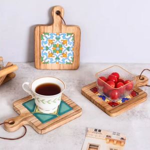 Al por mayor: Soportes para ollas de madera maciza artesanal, estilo vintage con tallado Feng Shui, decorativos, aislantes del calor, también usables como posavasos. - Product Image 1