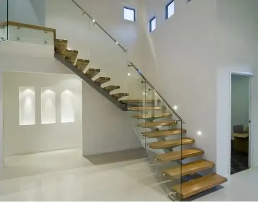 Escalier en bois moderne de fabricant de la Chine Escaliers droits flottants Escalier intérieur personnalisé