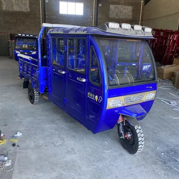 Wholesale home agricultural super powerful moto cargo 300cc tricycle 1000-2000kg Farm agricultural cargo motorcycles