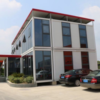 Maison préfabriquée modulaire à deux étages de conception moderne et luxueuse avec panneaux sandwich en acier, isolation thermique, imperméable