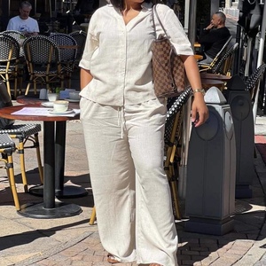 Completo da <span class=keywords><strong>donna</strong></span> taglie forti 2 pezzi: top a maniche corte <span class=keywords><strong>con</strong></span> bottoni e <span class=keywords><strong>pantaloni</strong></span> a gamba larga - Outfit casual Sehe Fashion - Product Image 2