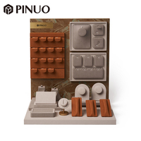 PINUO Ensemble de présentoirs à bijoux : Tour à bagues, support à bagues en suède, support à bracelets, avec fond marbré, pour comptoir de magasin et vitrine