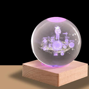 6CM Cristal Usine En Gros <span class=keywords><strong>Personnalisé</strong></span> 3D Laser Gravé <span class=keywords><strong>Boule</strong></span> <span class=keywords><strong>De</strong></span> Verre LED Lumière avec Base En Bois Poli Technique Souvenir Utilisation - Product Image 6