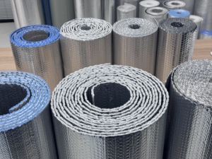 <span class=keywords><strong>Rouleau</strong></span> d'<span class=keywords><strong>isolation</strong></span> thermique à double bulle en aluminium 6/8 mm, barrière radiante pour structures métalliques et acier, entrepôts et bâtiments commerciaux - Product Image 4