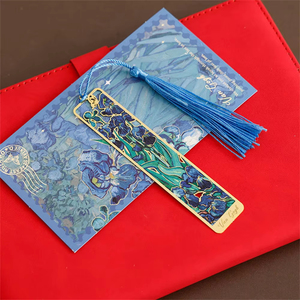 <span class=keywords><strong>Marque</strong></span>-pages promotionnels personnalisés avec pompons, <span class=keywords><strong>marque</strong></span>-pages en métal émaillé en laiton, cadeaux - Product Image 4