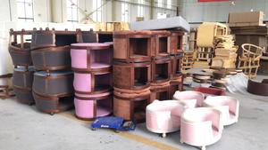 큰 개와 고양이를 위한 돋을새김된 실제적인 목제 애완 동물 소파를 가진 호화스러운 실내 애완 동물 가구 - Product Image 6