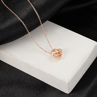 Collier cœur à double fermoir en acier titane plaqué or, anneaux entrelacés, sans ternissement, hypoallergénique