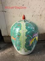 Vase en céramique de style antique, entièrement peint à la main, motif chou bok choy, pot à gingembre en porcelaine, avec motifs de papillon et de libellule