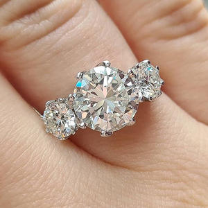 Anello di Diamanti F1751 per Donna, Classico Anello di Fidanzamento con Diamante Naturale Taglio Brillante Rotondo, Colore G, Gioiello in Diamante Bianco - Product Image 3