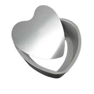 Decorator Preferred Heart Shaped Cake Pan, 8-Inch, Aluminio - Product Image 3