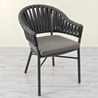 Chaise de salle à manger empilable moderne en aluminium avec coussin, mobilier de jardin en gros pour restaurant, taverne, terrasse, parc, villa