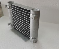 Condenseur à microcanaux en aluminium refroidi par air, radiateur miniature en aluminium à ailettes refroidi par eau pour armoire de réfrigérateur, refroidissement avec ventilateur.
