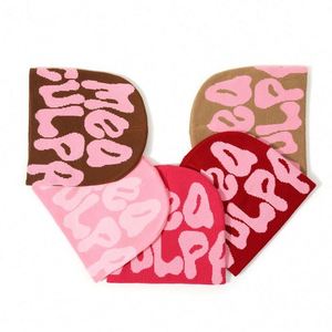 Bonnet Y2K Mea Culpa personnalisé en acrylique tricoté jacquard, avec logo sur mesure, vente en gros, collection hiver très prisée - Product Image 4