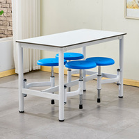 Ensemble table et chaises de cantine modernes et minimalistes en panneaux ignifuges, adaptés aux écoles et usines ; table à manger extensible pour 4 personnes