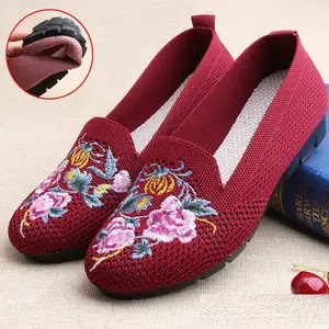 Latest design casual women's flat shoes pointed flat shoes low heel comfortable Chinese style flat shoes