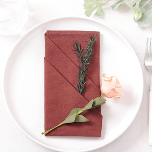 Serviettes en lin vert sauge élégantes en tissu réutilisable brodé à la main pour chaque occasion à la maison-Serviettes en lin blanc - Product Image 5