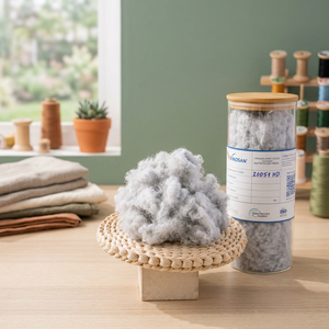Fourniture en gros de fibres creuses en polyester recyclé 20D HD sans silicone pour le rembourrage de meubles et le rembourrage de couettes - Product Image 1
