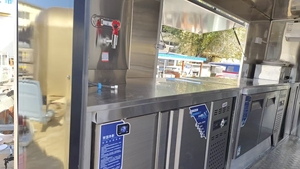 Remorque de restauration rapide BBQ, cuisine mobile de vente ambulante, burger, pizza, hot-dog, glace, café, <span class=keywords><strong>bar</strong></span>, remorquable, résistant à la rouille, 4 roues pour - Product Image 4
