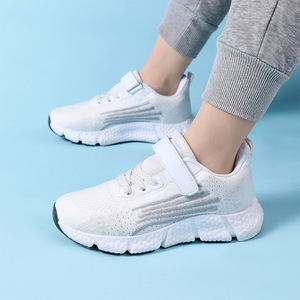 Zapatillas de correr de malla para hombre, zapatillas deportivas ligeras y transpirables de verano para estudiantes, entrenamiento físico - Product Image 4