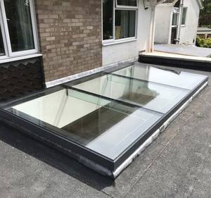 현대 지능형 전기 채광창 평면 지붕 다락방 슬라이딩 알루미늄 합금 선룸 조명 지하실 및 선룸을위한 우물 - Product Image 1