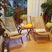 Ensemble de chaise longue et table en rotin pliable, imperméable et durable, style chinois moderne, avec coussins, pour extérieur, villa, parc, jardin, terrasse