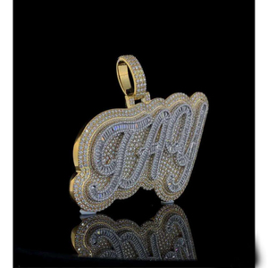 Pendentif minimaliste en moissanite avec un éclat brillant, design moderne et élégant, idéal pour les occasions décontractées au bureau ou les occasions spéciales - Product Image 3